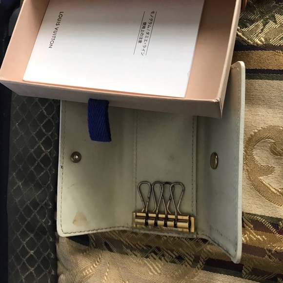 SOLD Vintage LOUIS VUITTON Vernis key holder - Picture 5 of 6